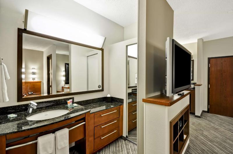Double Room with Two Double Beds and Sofa Bed image 4
