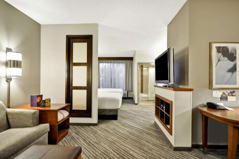 Double Room with Two Double Beds and Sofa bed - High Floor image 3