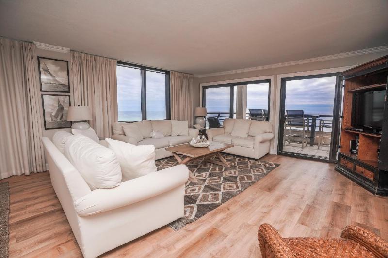 Three-Bedroom Suite 1001 image 2