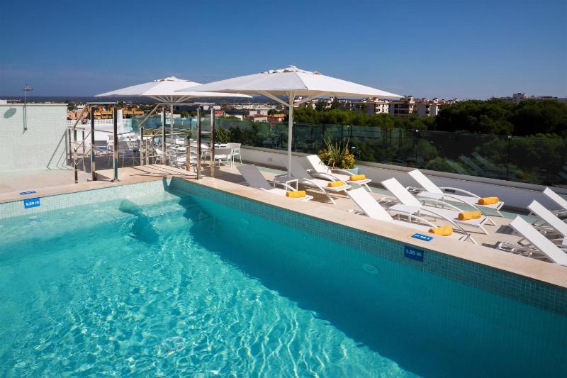 Hotel Seasun Aniram - image 1