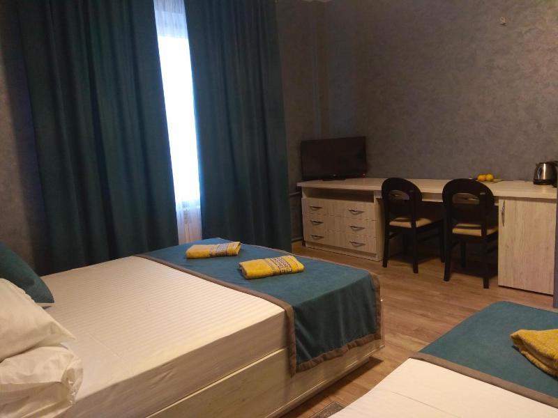 Comfort Triple Room with Shower image 1