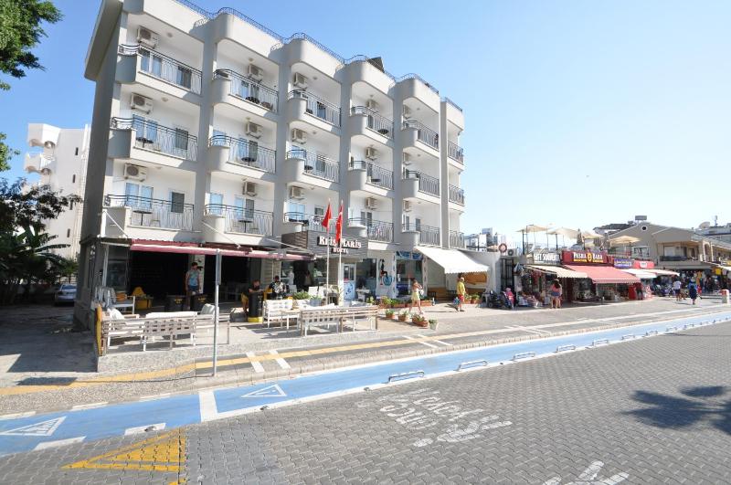 Double Room with Balcony (2 Adults + 1 Child) image 3