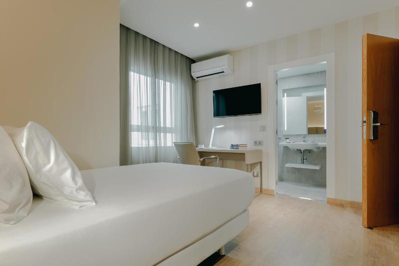 Standard Single Room image 1