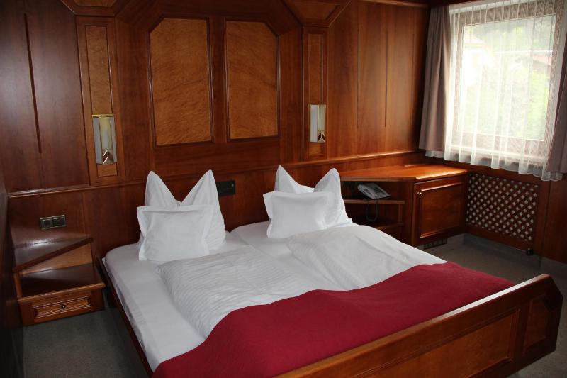 Standard Double Room image 1