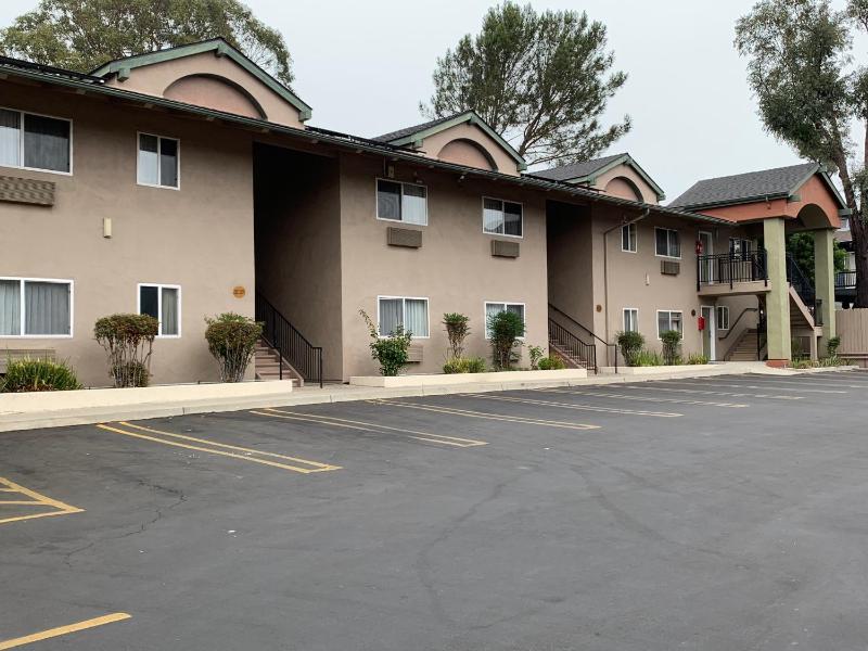 Three-Bedroom Suite image 2