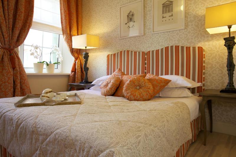 Classic Double or Twin Room image 1