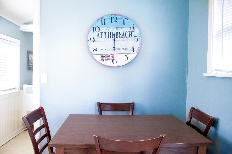  Beachcomber Cottage (6), Deluxe Family Cottage - Pet Friendly image 3