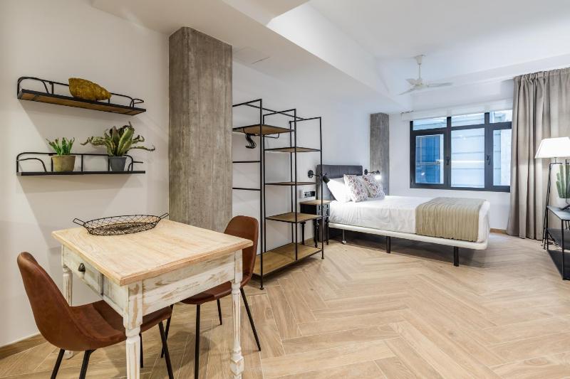 Goerlich by Alma Suites - image 11