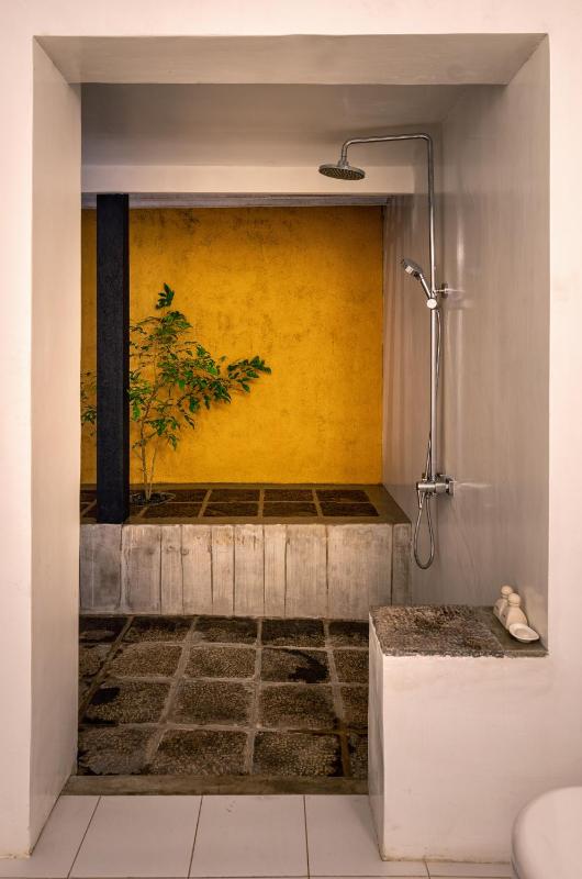 De Saram House by Geoffrey Bawa - image 16