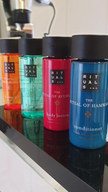 Small Single Room image 3