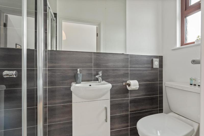 Deluxe Triple Room image 4