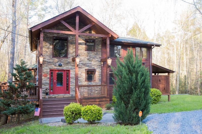 Three-Bedroom House image 1