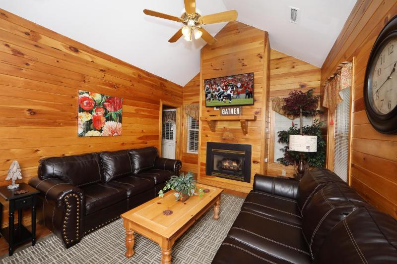 Three-Bedroom Chalet image 2