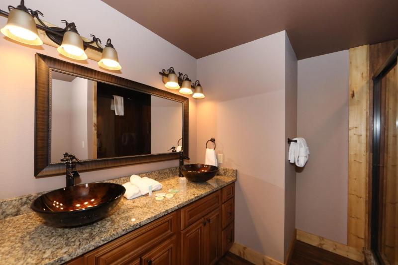 Above It All Cabin with Luxury Amenities and Game Room - image 23