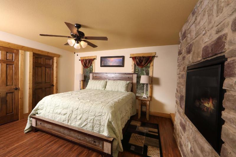 Above It All Cabin with Luxury Amenities and Game Room - image 49