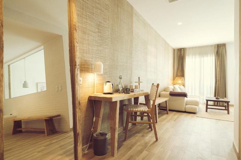 Queen Suite with Sea View image 4