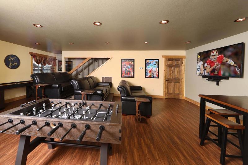Above It All Cabin with Luxury Amenities and Game Room - image 11