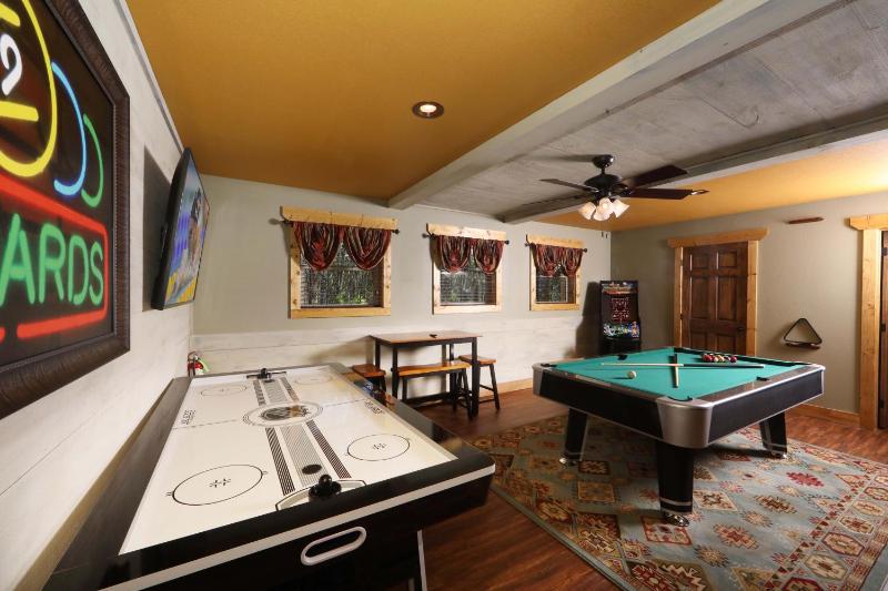 Above It All Cabin with Luxury Amenities and Game Room - image 12