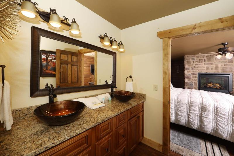 Above It All Cabin with Luxury Amenities and Game Room - image 8