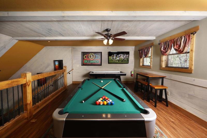 Above It All Cabin with Luxury Amenities and Game Room - image 6