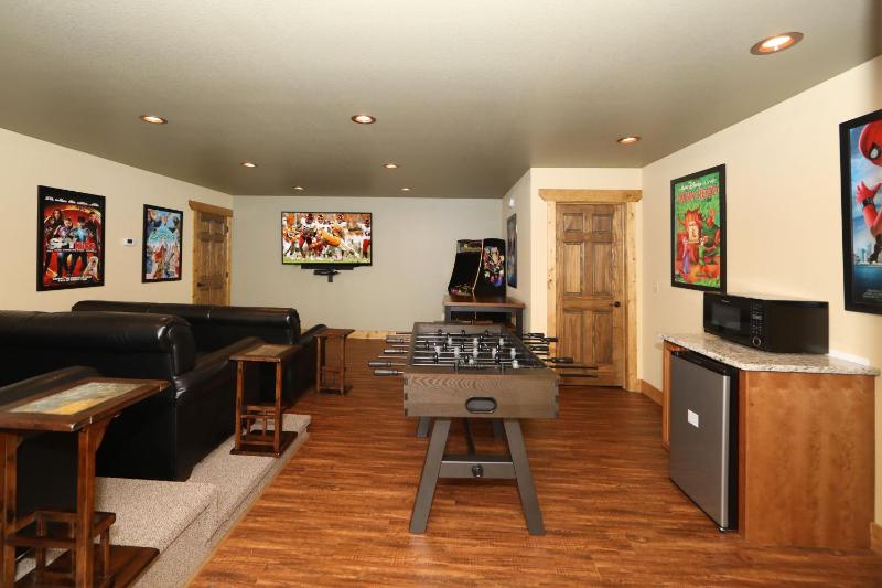 Above It All Cabin with Luxury Amenities and Game Room - image 47