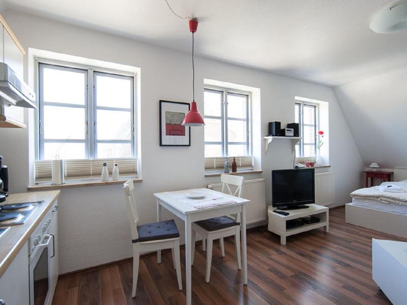 Apartment with Garden View image 2