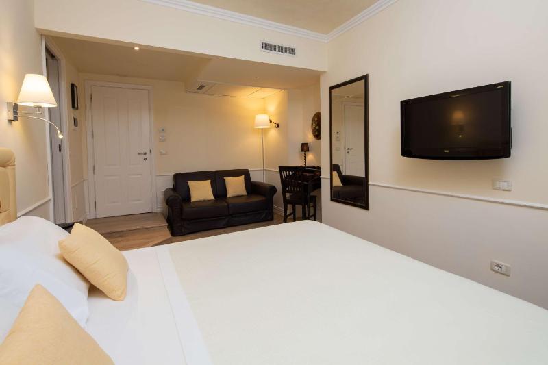 Comfort King Room image 4