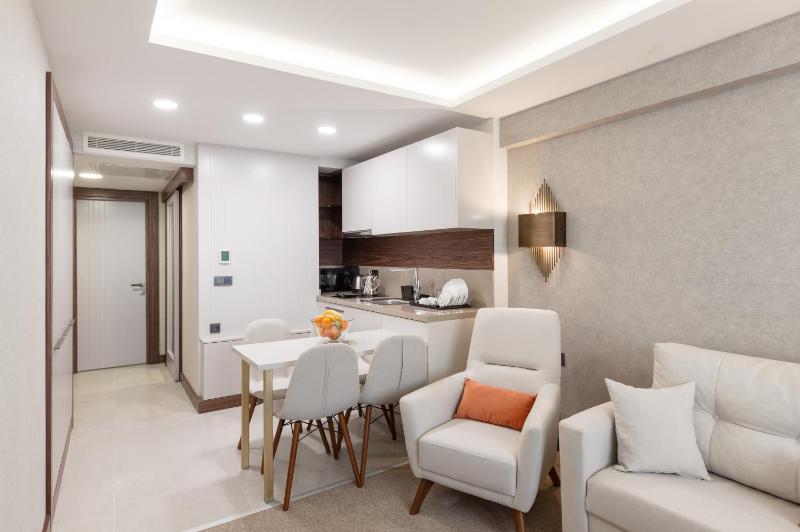 One-Bedroom Apartment image 2