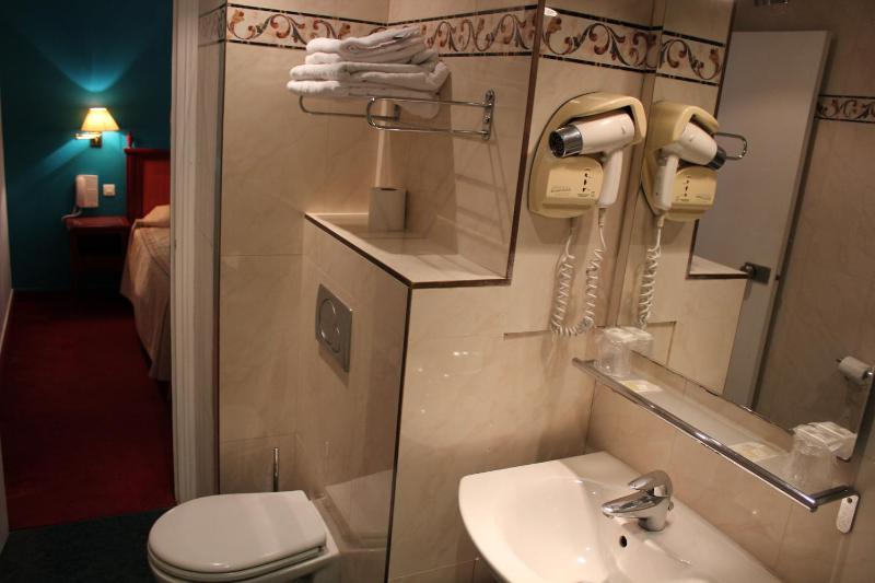 Triple Room image 2