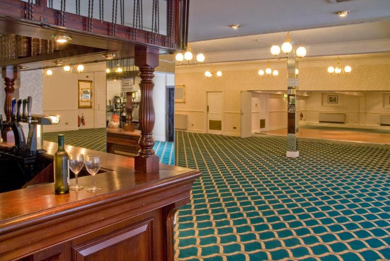 Royal Court Hotel - image 37