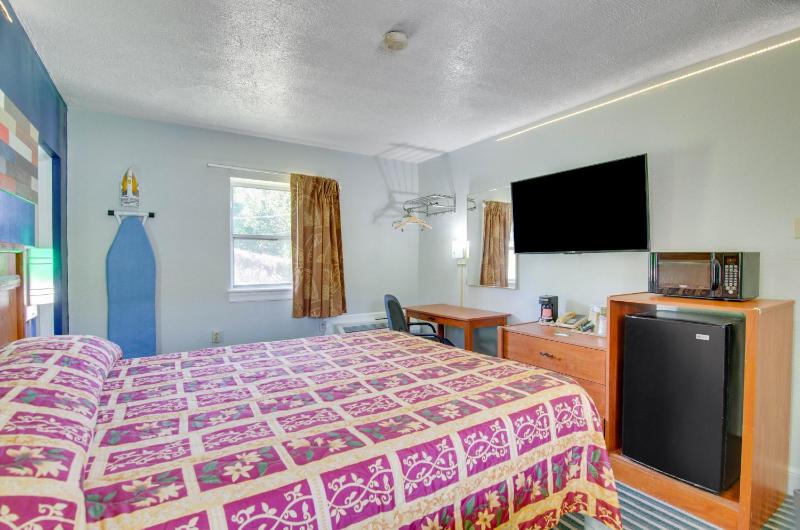 Queen Room image 3