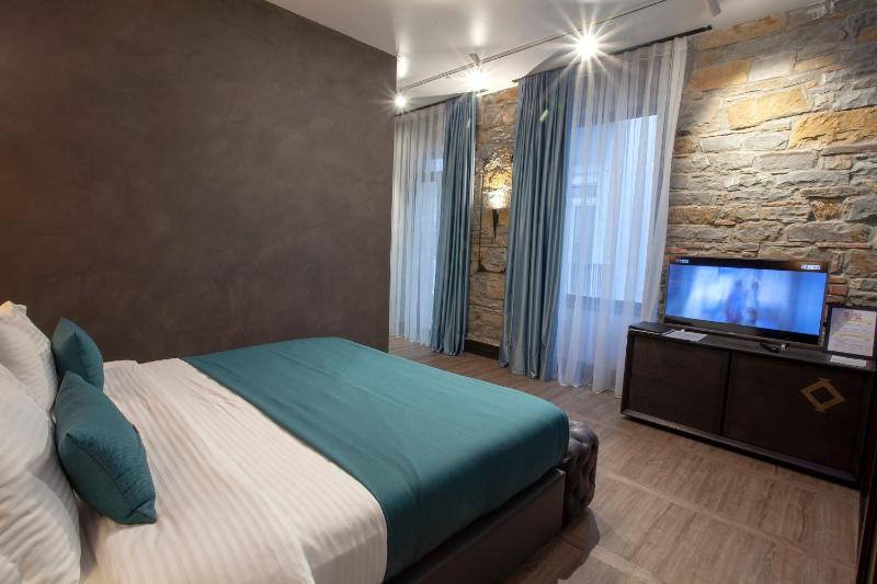 Deluxe Double Room image 3