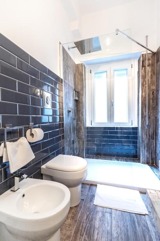 Double or Twin Room with Private Bathroom image 4