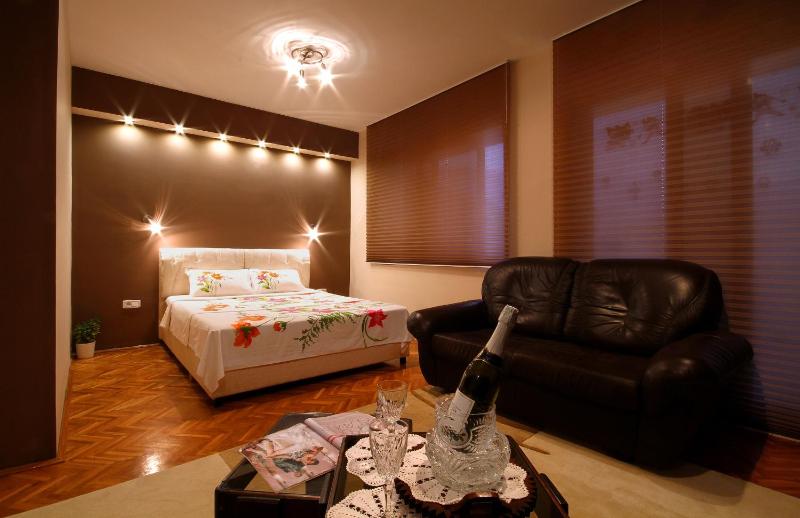 Deluxe Double Room image 3