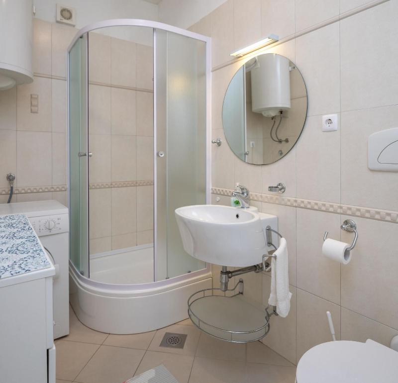 Three-Bedroom Holiday Home  image 4