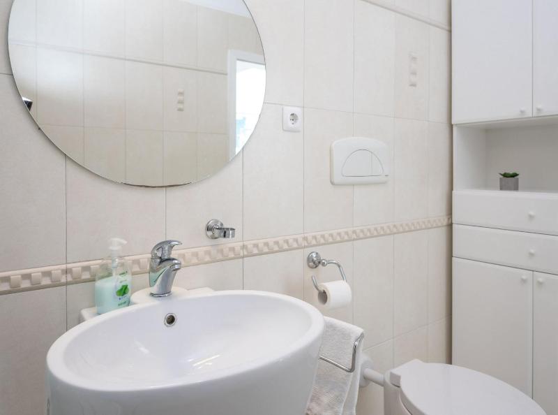 Three-Bedroom Holiday Home  image 2