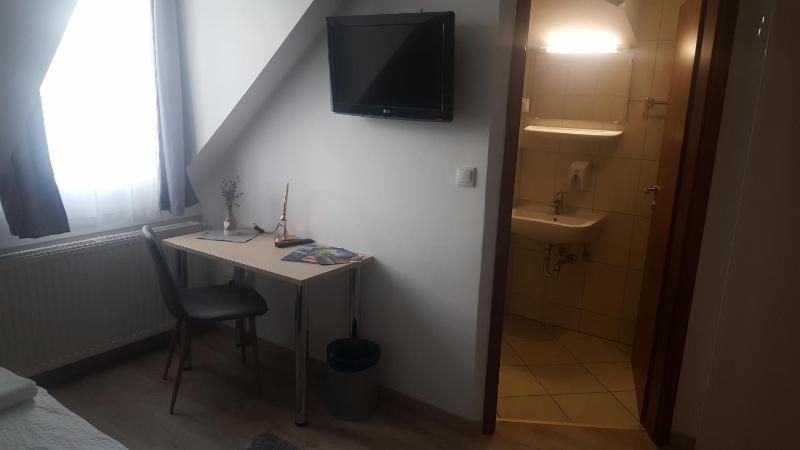 Standard Double or Twin Room image 2