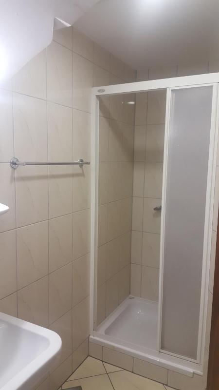 Standard Double or Twin Room image 4