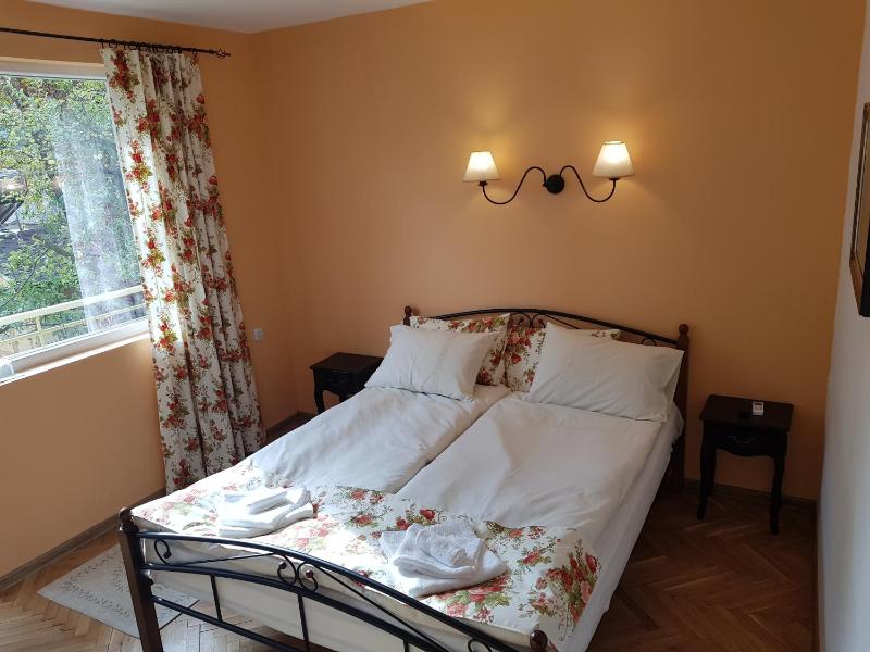 Triple Room with Balcony image 3