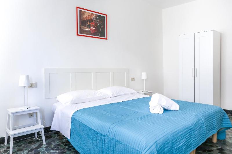Deluxe Room image 3