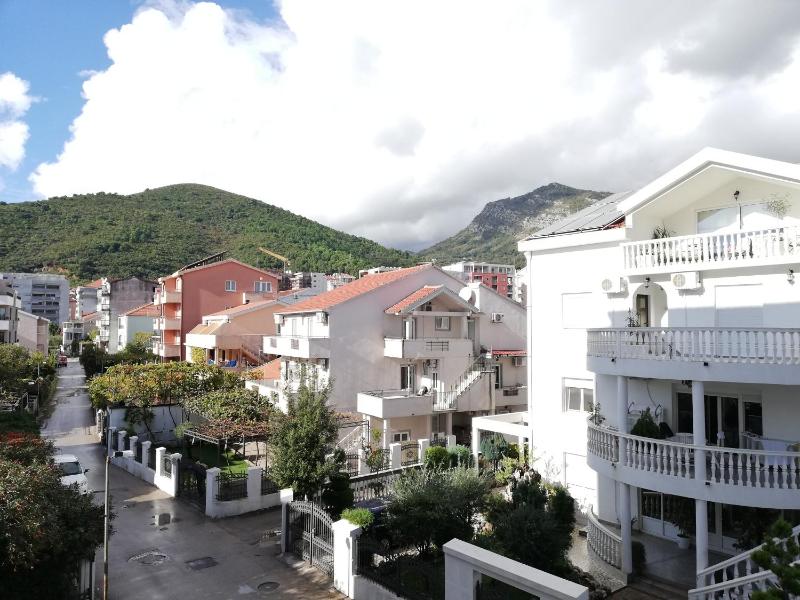 Apartment Azalea of Budva - image 1