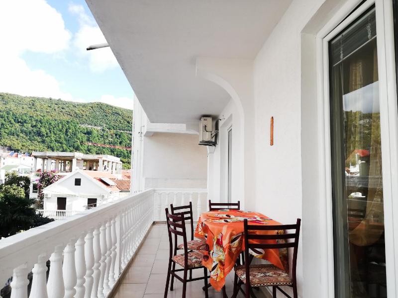 Apartment Azalea of Budva - image 8