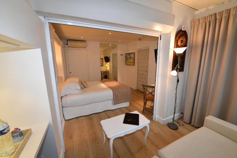 Family Room - Ground Floor image 3