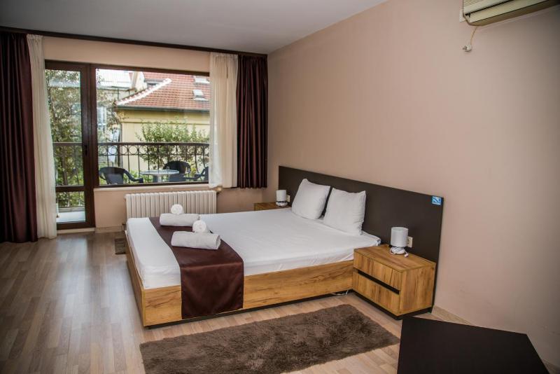 Deluxe Family Room image 1