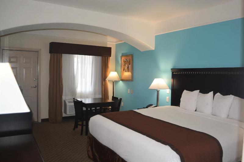 Baymont by Wyndham Galveston - image 11
