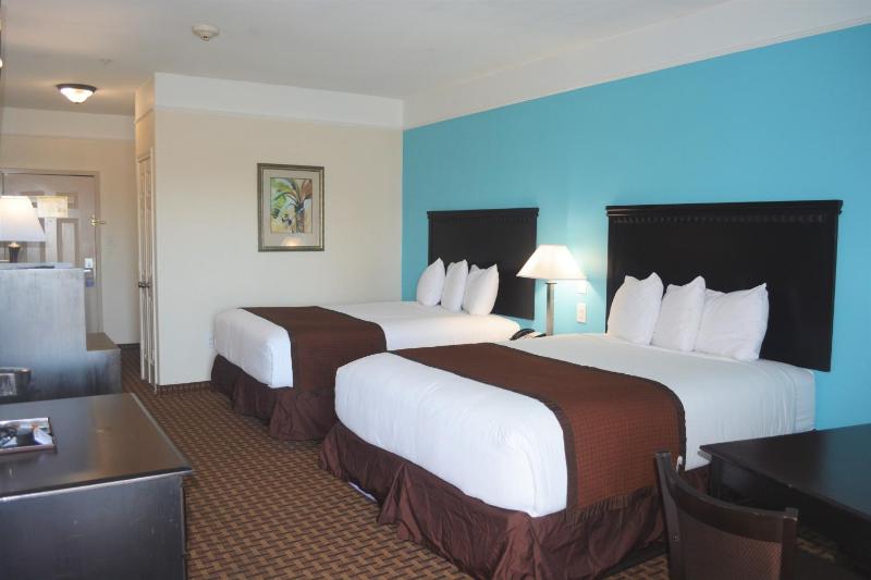 Baymont by Wyndham Galveston - image 9