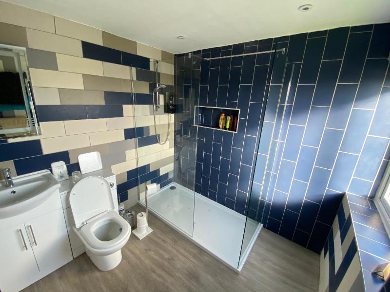 Twin Room image 2