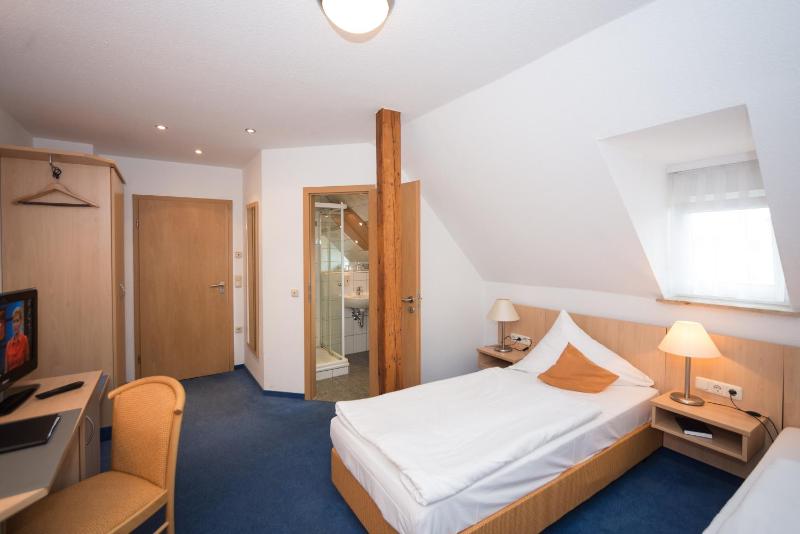 Double Room image 2