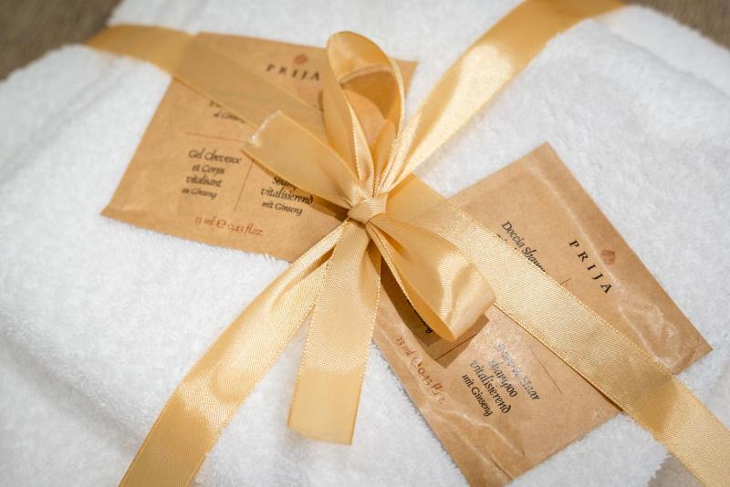 Deluxe Double or Twin Room image 2