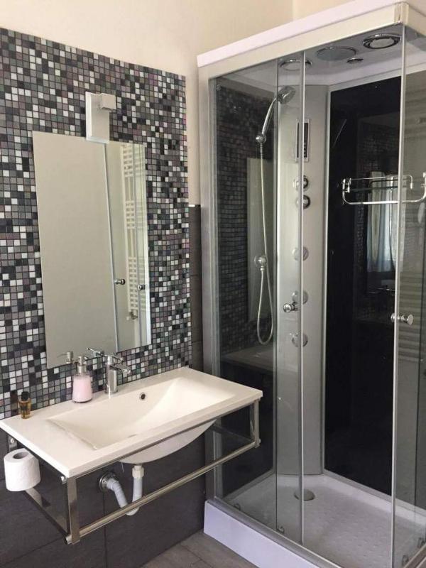 Double Room image 2